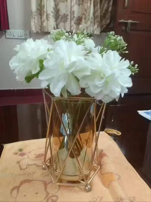 De Casa Decor New Metal Table Vase